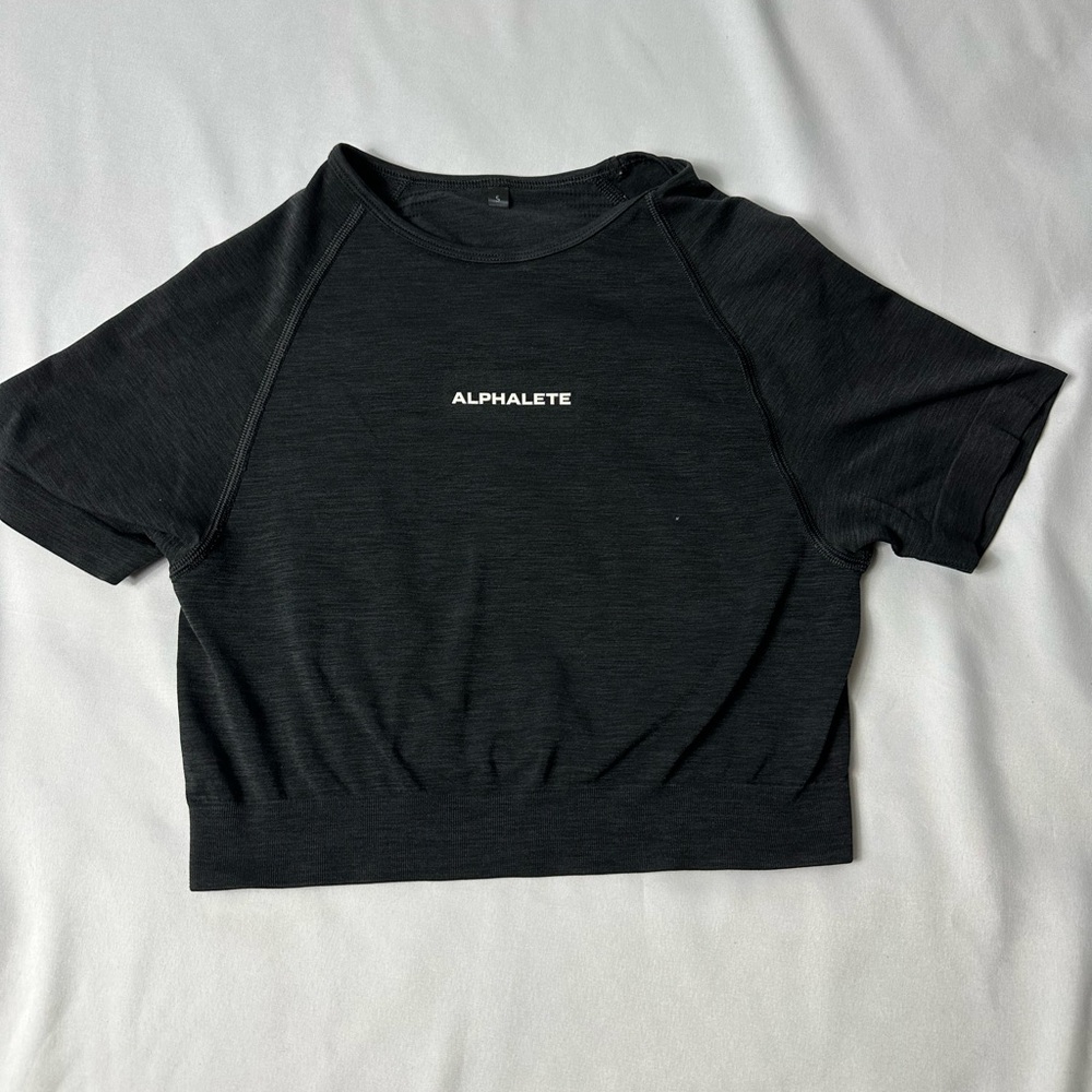Alphalete Women's Charcoal Crop Top